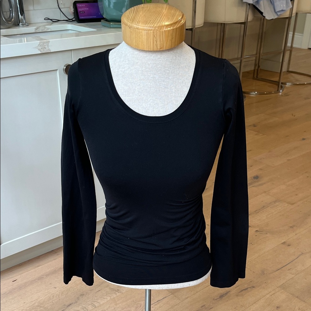 NWOT Hanro Soft Touch Long Sleeved Top made in Austria designed in Switzerland